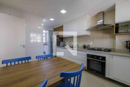 Apartamento à venda com 264m², 3 quartos e 2 vagas Apartamento à venda com 264m², 3 quartos e 2 vagasCozinha