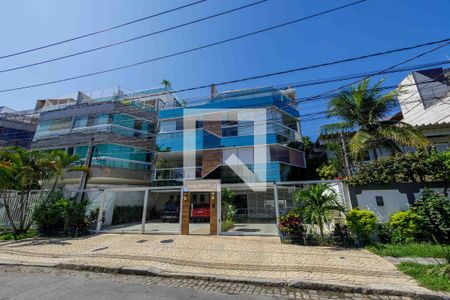 Apartamento à venda com 264m², 3 quartos e 2 vagas Apartamento à venda com 264m², 3 quartos e 2 vagasFachada
