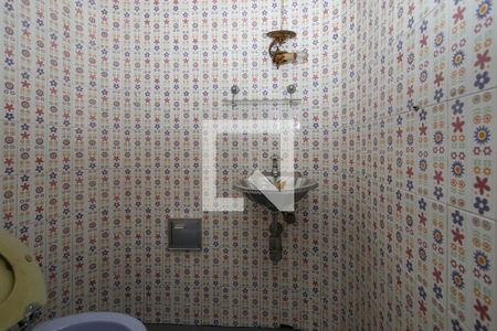 Casa à venda com 600m², 3 quartos e 4 vagasBanheiro do Salão