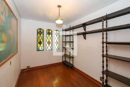 Casa à venda com 600m², 3 quartos e 4 vagasEscritório