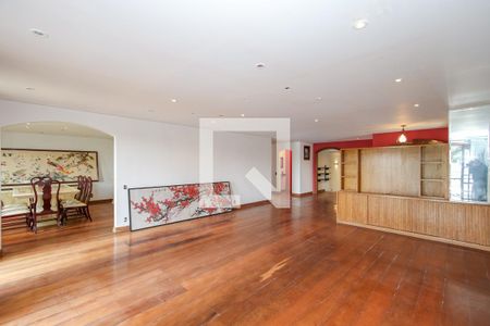 Sala de casa à venda com 3 quartos, 600m² em Chácara Monte Alegre, São Paulo