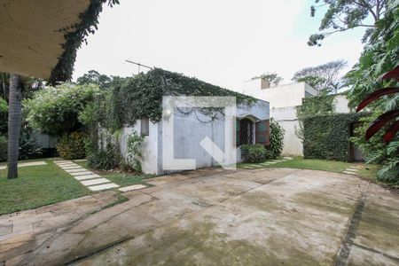 Casa à venda com 600m², 3 quartos e 4 vagasQuintal