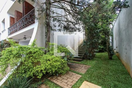 Casa à venda com 600m², 3 quartos e 4 vagasEntrada Lateral