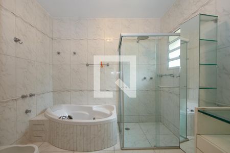 Casa à venda com 600m², 3 quartos e 4 vagasBanheiro da Suíte 1