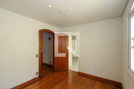 Casa à venda com 600m², 3 quartos e 4 vagasCopa