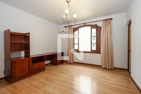 Casa à venda com 600m², 3 quartos e 4 vagasSuíte 2