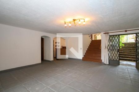 Casa à venda com 600m², 3 quartos e 4 vagasSalão