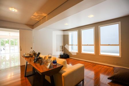 Sala  de casa de condomínio para alugar com 4 quartos, 351m² em Vila Santo Antônio, Cotia