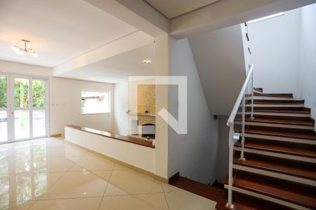Sala - hall de casa de condomínio para alugar com 4 quartos, 351m² em Vila Santo Antônio, Cotia