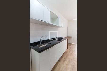Cozinha de apartamento para alugar com 1 quarto, 24m² em Vila Mazzei, São Paulo