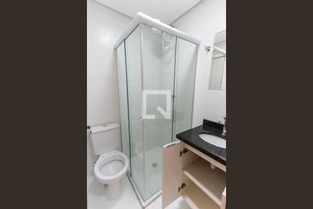 Banheiro de apartamento para alugar com 1 quarto, 24m² em Vila Mazzei, São Paulo