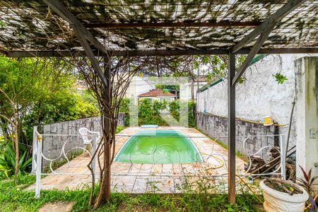 Casa à venda com 260m², 3 quartos e 7 vagas Casa à venda com 260m², 3 quartos e 7 vagasÁrea Externa