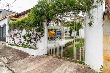 Casa à venda com 260m², 3 quartos e 7 vagas Casa à venda com 260m², 3 quartos e 7 vagasFachada