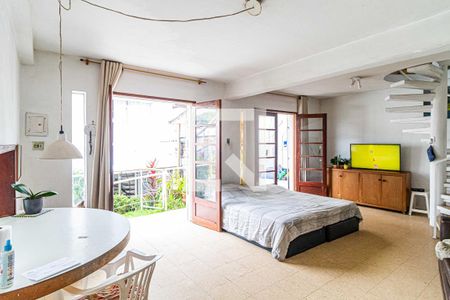 Casa à venda com 260m², 3 quartos e 7 vagas Casa à venda com 260m², 3 quartos e 7 vagasSala de Estar