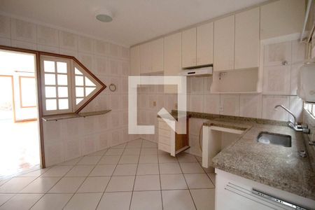 Casa para alugar com 120m², 3 quartos e 1 vagaCozinha