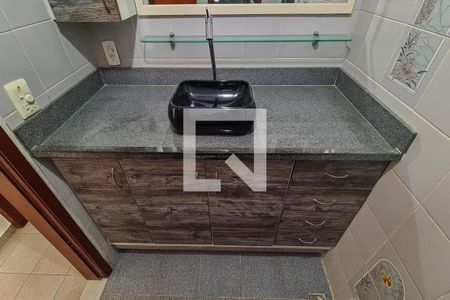 Apartamento à venda com 63m², 2 quartos e sem vaga Apartamento à venda com 63m², 2 quartos e sem vagaBanheiro