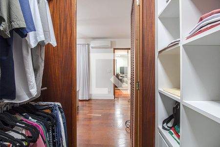 Casa à venda com 154m², 3 quartos e sem vagaCloset