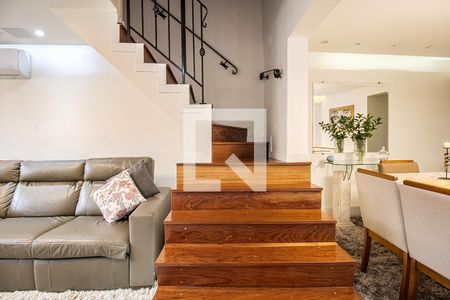 Casa à venda com 3 quartos, 154m² em Bosque da Saúde, São Paulo