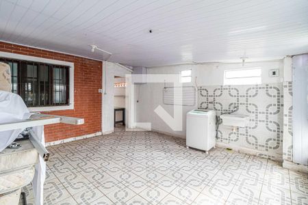 Casa à venda com 120m², 5 quartos e 2 vagas Casa à venda com 120m², 5 quartos e 2 vagasVaranda