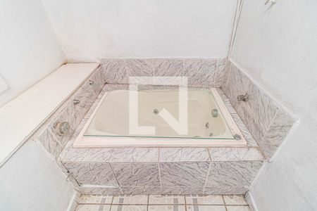 Casa à venda com 120m², 5 quartos e 2 vagas Casa à venda com 120m², 5 quartos e 2 vagasBanheiro