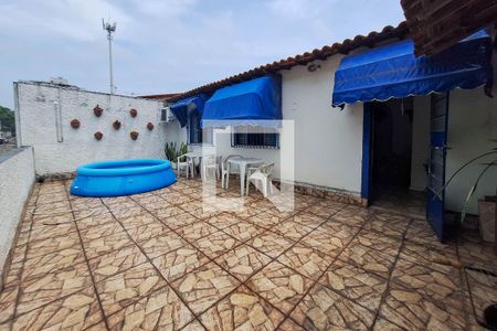 Casa à venda com 100m², 3 quartos e 2 vagasTerraço