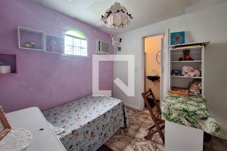 Casa à venda com 100m², 3 quartos e 2 vagasSuíte 1