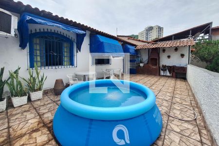 Casa à venda com 100m², 3 quartos e 2 vagasTerraço