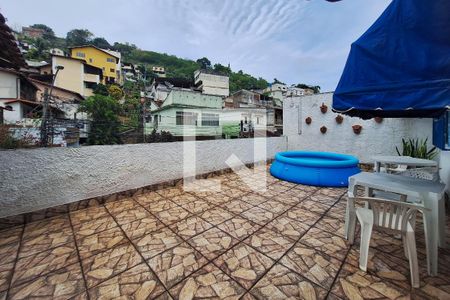 Casa à venda com 100m², 3 quartos e 2 vagasTerraço
