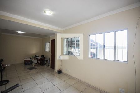 Sala de casa à venda com 3 quartos, 110m² em Parque Pinheiros, Taboão da Serra