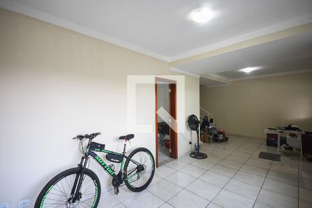 Sala de casa à venda com 3 quartos, 110m² em Parque Pinheiros, Taboão da Serra
