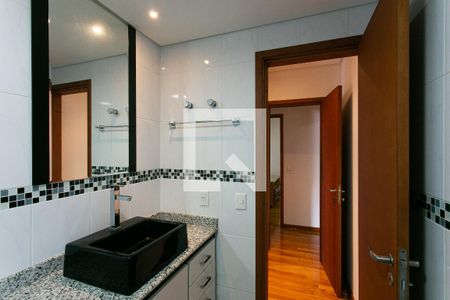 Apartamento à venda com 234m², 4 quartos e 4 vagasBanheiro da Suíte 2