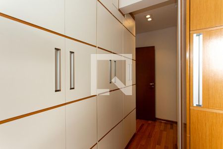 Apartamento à venda com 234m², 4 quartos e 4 vagasSuíte 2