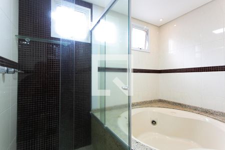 Apartamento à venda com 234m², 4 quartos e 4 vagasBanheiro da Suíte 1