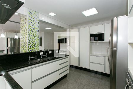 Apartamento à venda com 234m², 4 quartos e 4 vagasCozinha