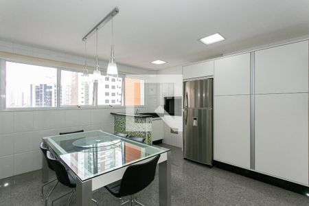 Apartamento à venda com 234m², 4 quartos e 4 vagasCozinha