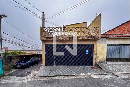 Casa para alugar com 250m², 2 quartos e 2 vagas Casa para alugar com 250m², 2 quartos e 2 vagasFachada