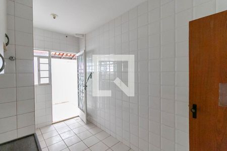 Apartamento à venda com 105m², 2 quartos e 2 vagas Apartamento à venda com 105m², 2 quartos e 2 vagasCozinha e Área de Serviço