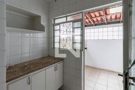 Apartamento à venda com 105m², 2 quartos e 2 vagas Apartamento à venda com 105m², 2 quartos e 2 vagasCozinha e Área de Serviço
