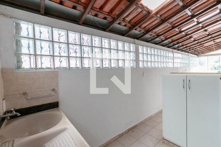 Apartamento à venda com 105m², 2 quartos e 2 vagas Apartamento à venda com 105m², 2 quartos e 2 vagasCozinha e Área de Serviço