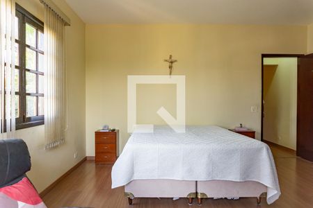 Casa à venda com 280m², 3 quartos e 4 vagas Casa à venda com 280m², 3 quartos e 4 vagasSuíte