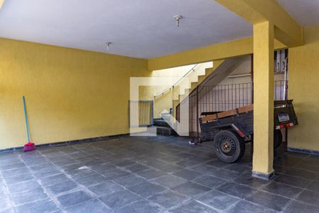 Casa à venda com 280m², 3 quartos e 4 vagas Casa à venda com 280m², 3 quartos e 4 vagasGaragem
