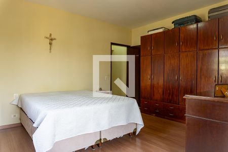 Casa à venda com 280m², 3 quartos e 4 vagas Casa à venda com 280m², 3 quartos e 4 vagasSuíte