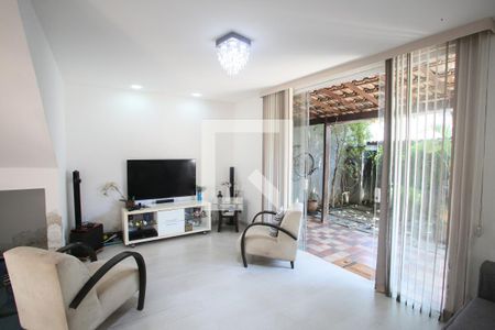 Sala de casa à venda com 5 quartos, 140m² em Taquara, Rio de Janeiro
