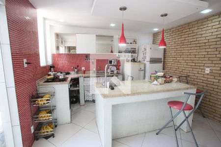 Casa à venda com 140m², 5 quartos e 3 vagasCozinha