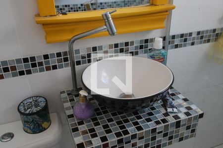 Casa à venda com 140m², 5 quartos e 3 vagasBanheiro Social