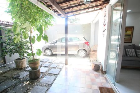 Casa à venda com 140m², 5 quartos e 3 vagasVaranda