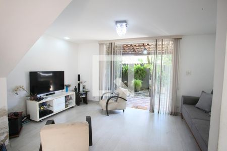 Sala de casa à venda com 5 quartos, 140m² em Taquara, Rio de Janeiro