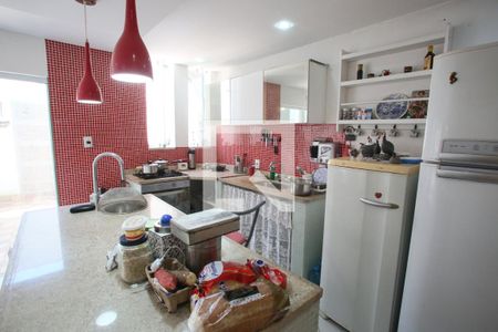 Casa à venda com 140m², 5 quartos e 3 vagasCozinha