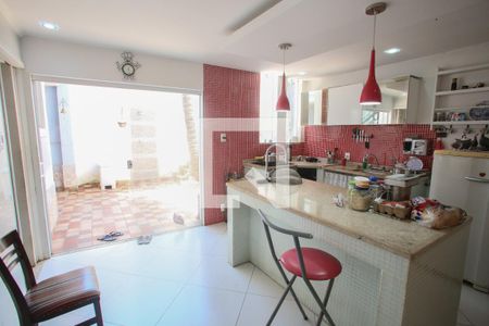 Casa à venda com 140m², 5 quartos e 3 vagasCozinha