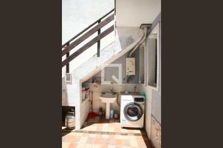 Casa à venda com 140m², 5 quartos e 3 vagasÁrea de Serviço